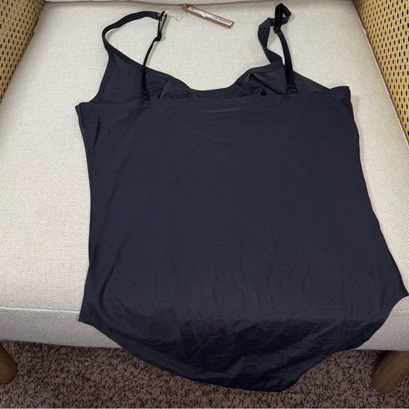 NWT Skims Foundations Brief Bodysuit - Picture 4 of 7